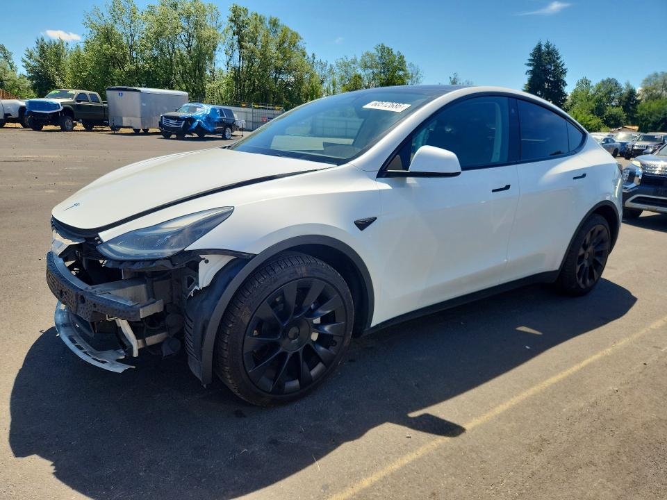 60512686 :رقم المزاد ، 7SAYGDEE8NF558491 vin ، 2022 Tesla Model Y مزاد بيع