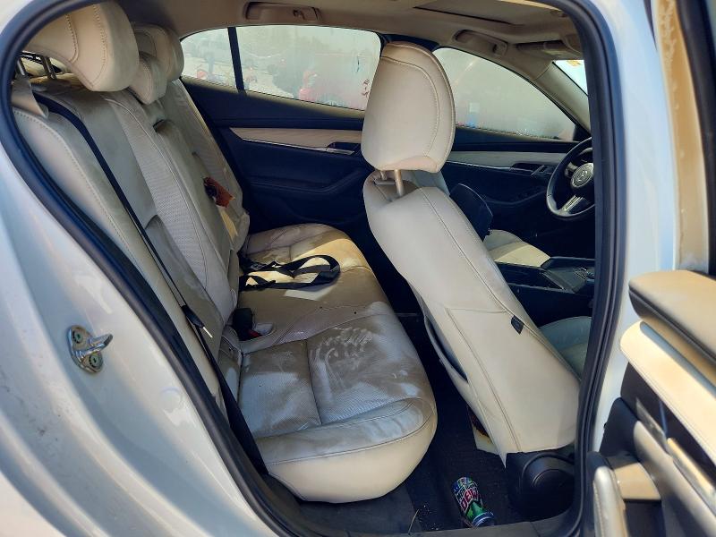 60769626 :رقم المزاد ، JM1BPBEY5M1316668 vin ، 2021 Mazda 3 مزاد بيع