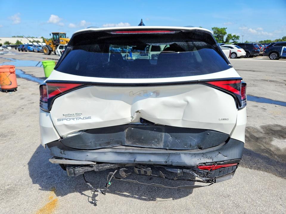 2023 Kia Sportage მანქანა იყიდება აუქციონზე, vin: KNDPVCAG2P7057346, აუქციონის ნომერი: 61885886