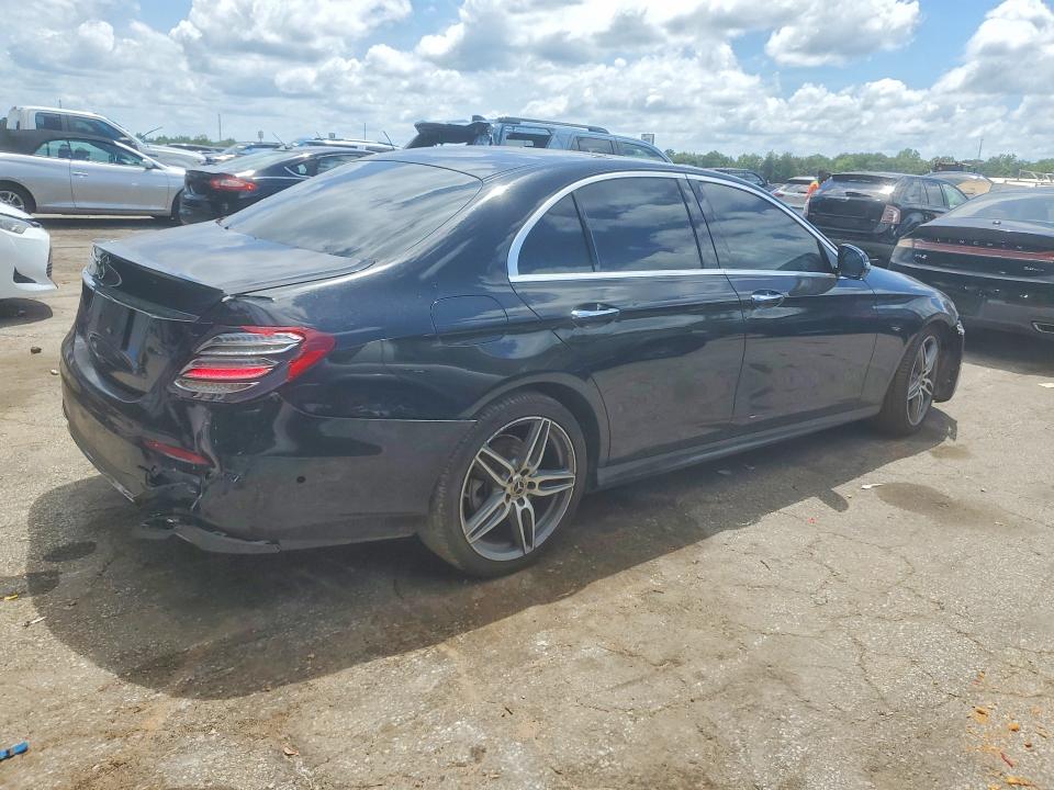 60642076 :رقم المزاد ، WDDZF4KB0JA342240 vin ، 2018 Mercedes-benz E مزاد بيع