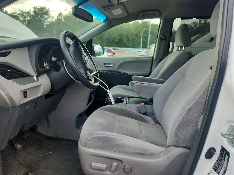 62761926 :رقم المزاد ، 5TDKK3DC4FS539039 vin ، 2015 Toyota Sienna مزاد بيع