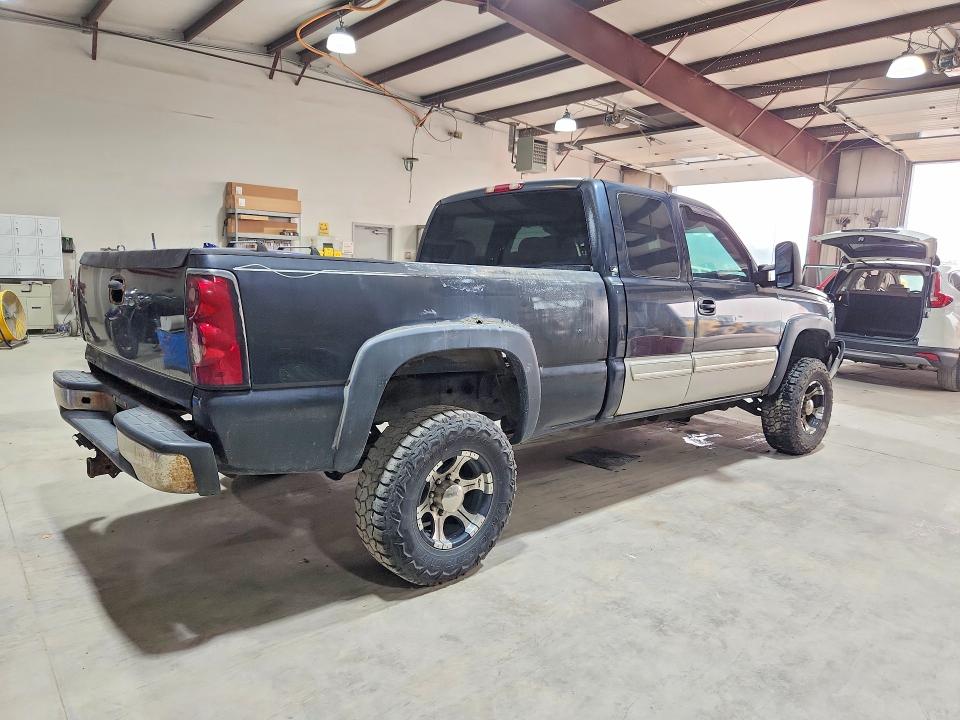 2004 Chevrolet Silverado მანქანა იყიდება აუქციონზე, vin: 1GCHK29U24E207836, აუქციონის ნომერი: 61226426