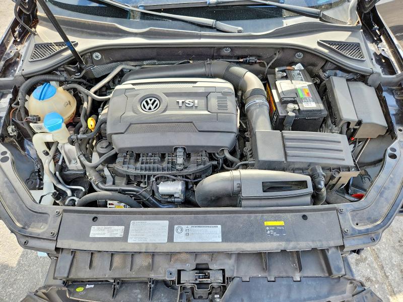 61911256 :رقم المزاد ، 1VWDT7A36HC067493 vin ، 2017 Volkswagen Passat مزاد بيع