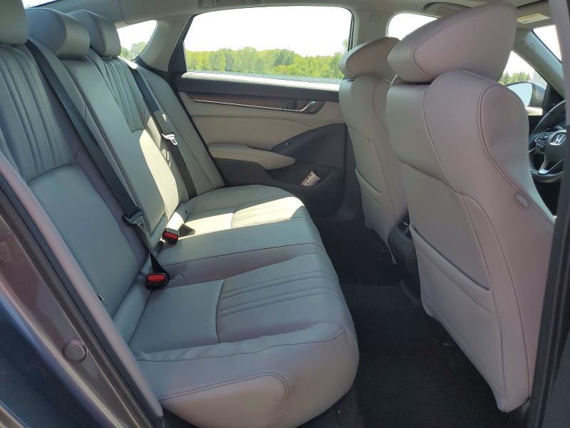 61836156 :رقم المزاد ، 1HGCV1F52JA111721 vin ، 2018 Honda Accord مزاد بيع