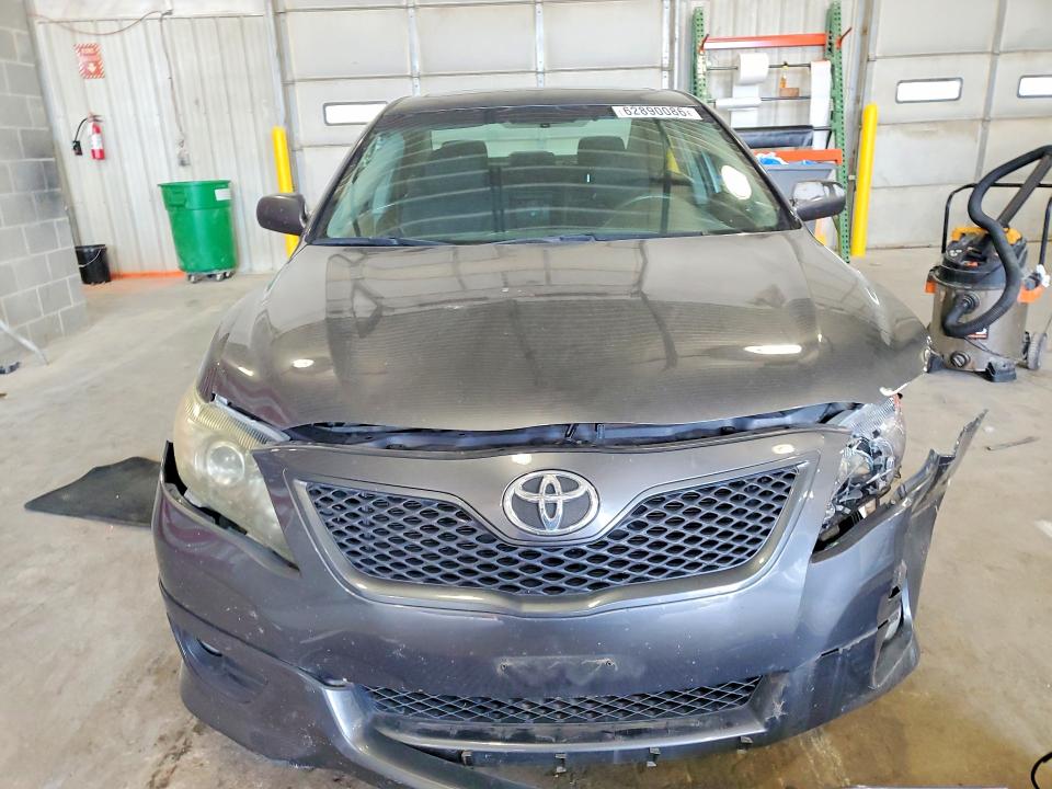 62890086 :رقم المزاد ، 4T1BF3EK5BU755512 vin ، 2011 Toyota Camry مزاد بيع