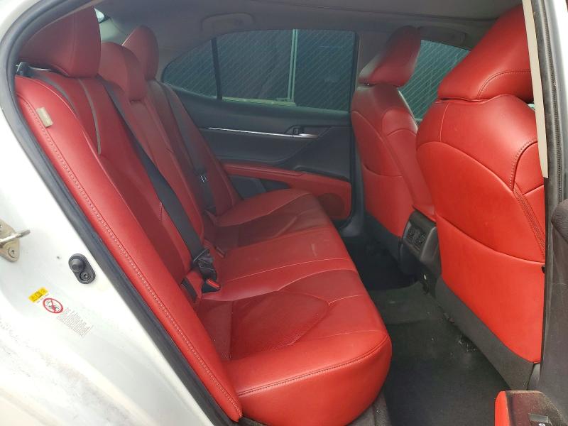 Продаж на аукціоні авто 2018 Toyota Camry, vin: 4T1B61HK3JU127513, номер лоту: 59913746
