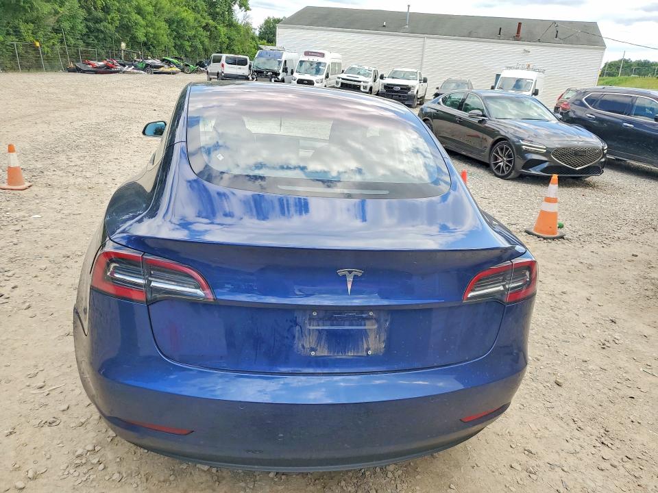 62612266 :رقم المزاد ، 5YJ3E1EA0JF041950 vin ، 2018 Tesla Model 3 مزاد بيع