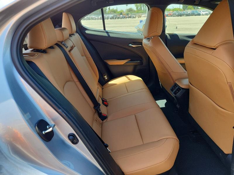 61730866 :رقم المزاد ، JTHYBJAH5T2044980 vin ، 2026 Lexus Ux 300h مزاد بيع
