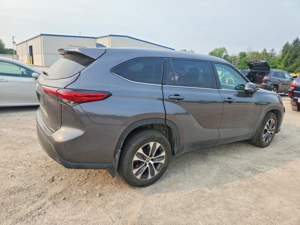 60921586 :رقم المزاد ، 5TDHZRBH6NS586756 vin ، 2022 Toyota Highlander مزاد بيع