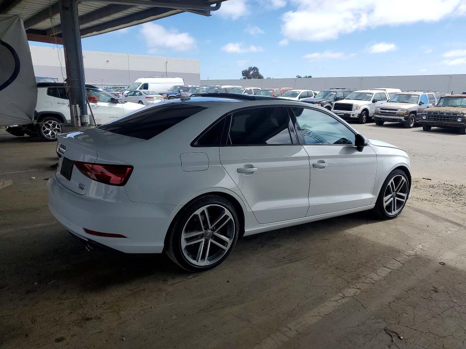 2017 Audi A3 მანქანა იყიდება აუქციონზე, vin: WAUB8GFF8H1043686, აუქციონის ნომერი: 59682936