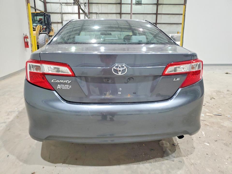 61562096 :رقم المزاد ، 4T4BF1FK9CR250258 vin ، 2012 Toyota Camry مزاد بيع
