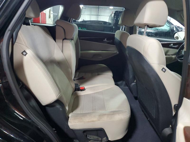 60243046 :رقم المزاد ، 5XYPGDA57JG421060 vin ، 2018 Kia Sorento مزاد بيع