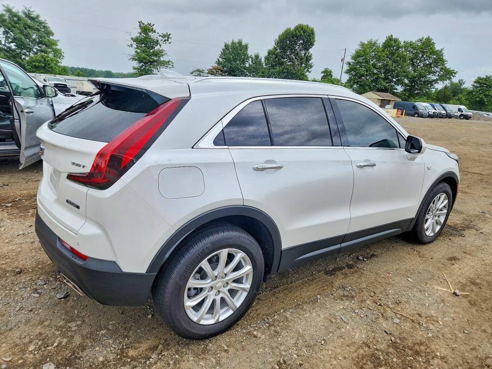 61520946 :رقم المزاد ، 1GYFZBR43PF103433 vin ، 2023 Cadillac Xt4 مزاد بيع