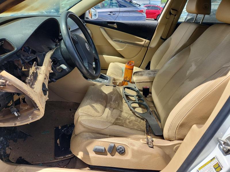 60175876 :رقم المزاد ، WVWAK73C38E247279 vin ، 2008 Volkswagen Passat مزاد بيع