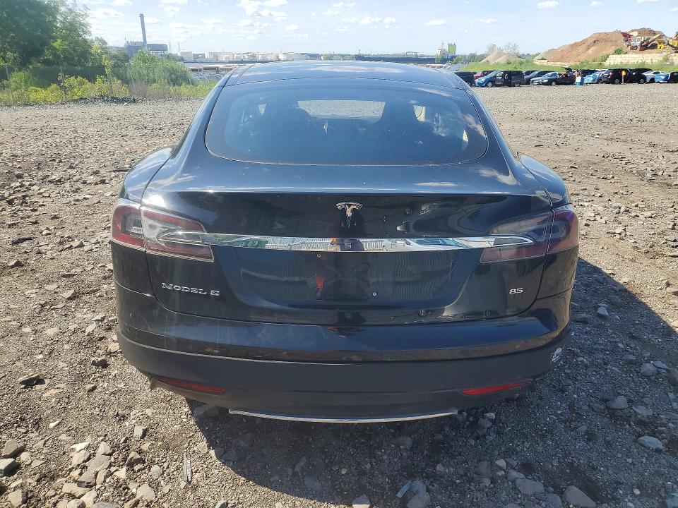 60146076 :رقم المزاد ، 5YJSA1CN1DFP12575 vin ، 2013 Tesla Model S مزاد بيع