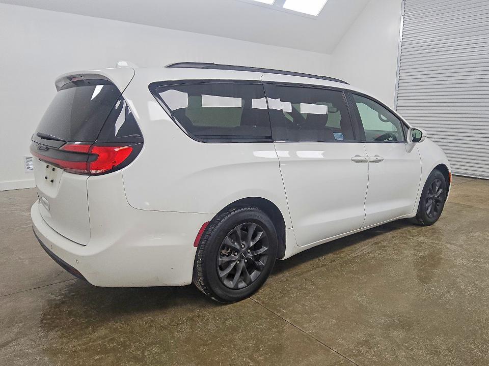 Auction sale of the 2021 Chrysler Pacifica, vin: 2C4RC1FG1MR592352, lot number: 62262346