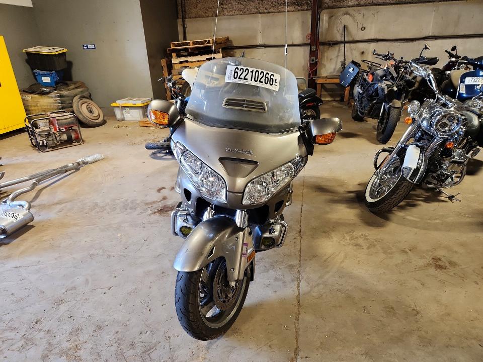 62210266 :رقم المزاد ، 1HFSC47F66A505308 vin ، 2006 Honda Gl1800 مزاد بيع
