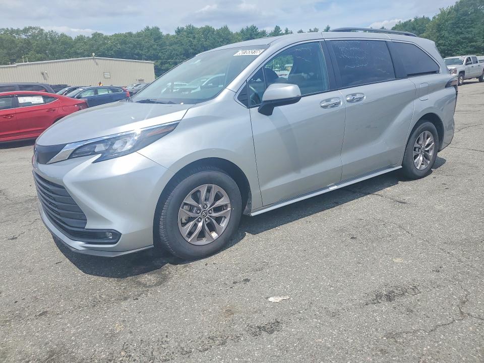 Auction sale of the 2025 Toyota Sienna, vin: 5TDYRKEC2SS228752, lot number: 60765516