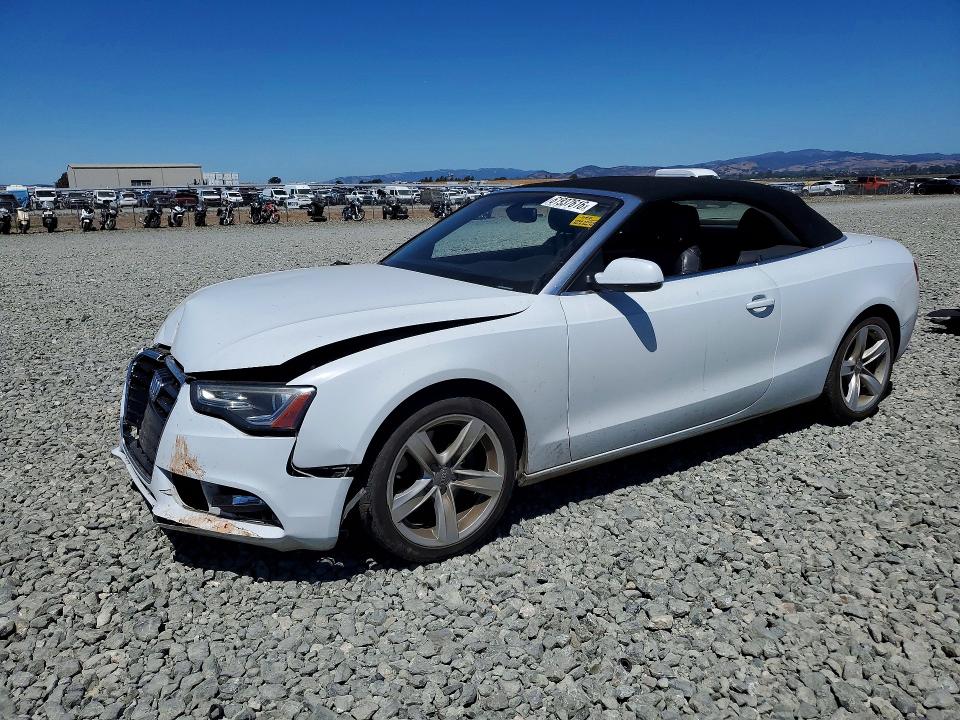 61937616 :رقم المزاد ، WAUCFAFH2FN012013 vin ، 2015 Audi A5 مزاد بيع