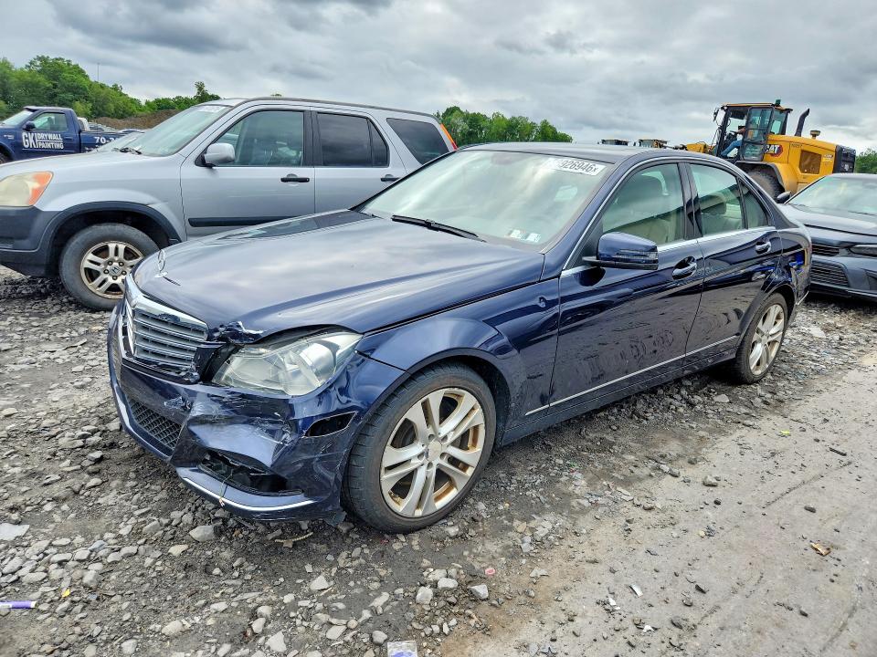 2014 Mercedes-benz C მანქანა იყიდება აუქციონზე, vin: WDDGF8AB5EG180978, აუქციონის ნომერი: 58926946
