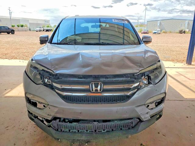 63755316 :رقم المزاد ، 5FNYF5H3XHB016023 vin ، 2017 Honda Pilot مزاد بيع
