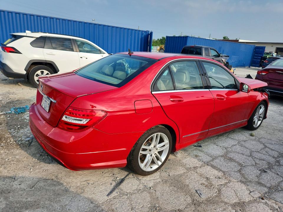 61731386 :رقم المزاد ، WDDGF4HB5DR245524 vin ، 2013 Mercedes-benz C مزاد بيع