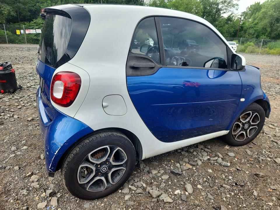 Aukcja sprzedaży 2016 Smart Fortwo, vin: WMEFJ5DA4GK059818, numer aukcji: 61778116