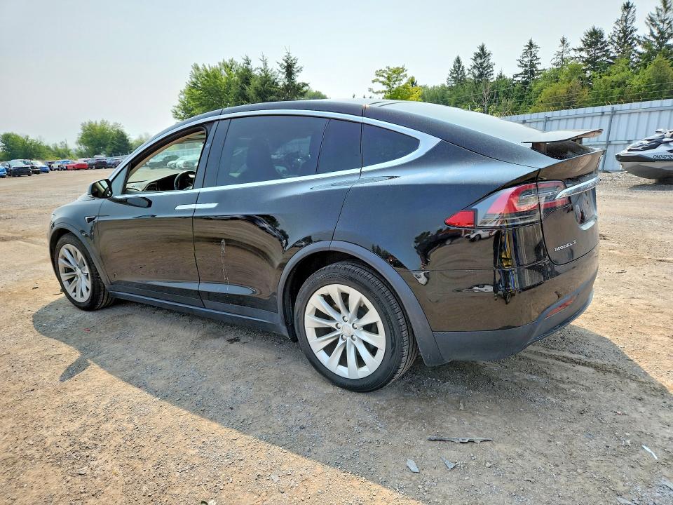 61735366 :رقم المزاد ، 5YJXCBE27GF022696 vin ، 2016 Tesla Model X مزاد بيع