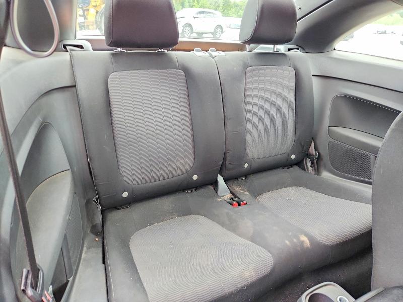63470856 :رقم المزاد ، 3VWF17AT9EM656496 vin ، 2014 Volkswagen Beetle مزاد بيع