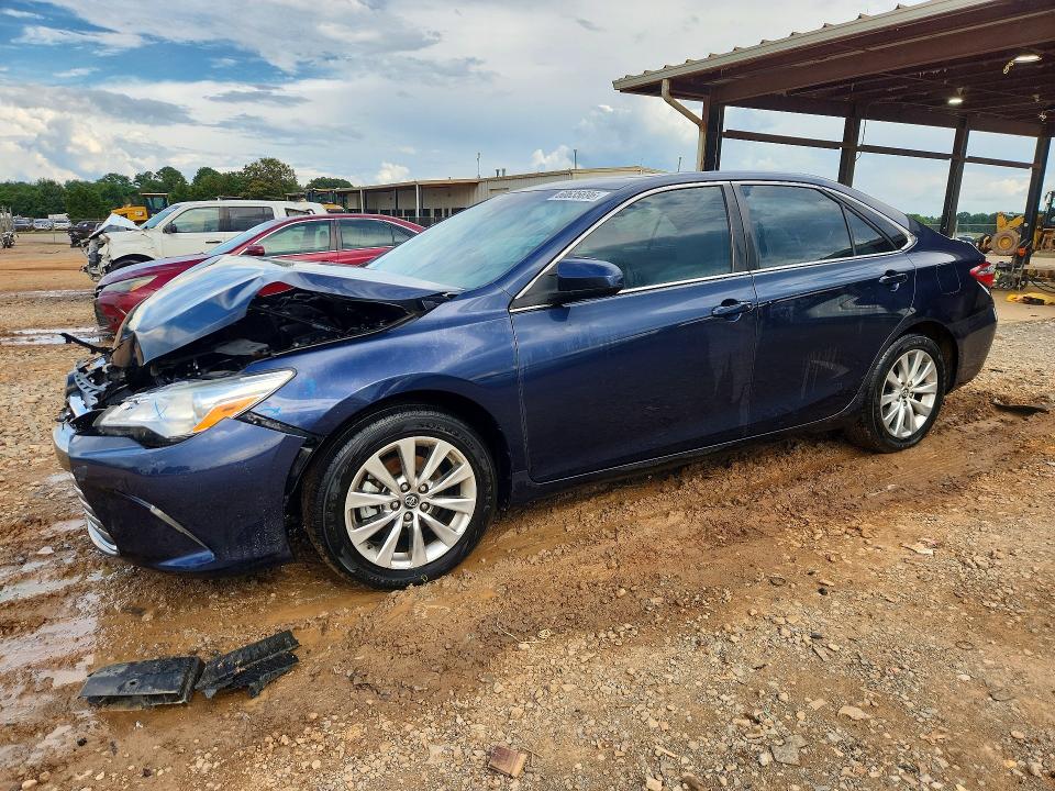 60635696 :رقم المزاد ، 4T1BF1FK9HU756772 vin ، 2017 Toyota Camry مزاد بيع