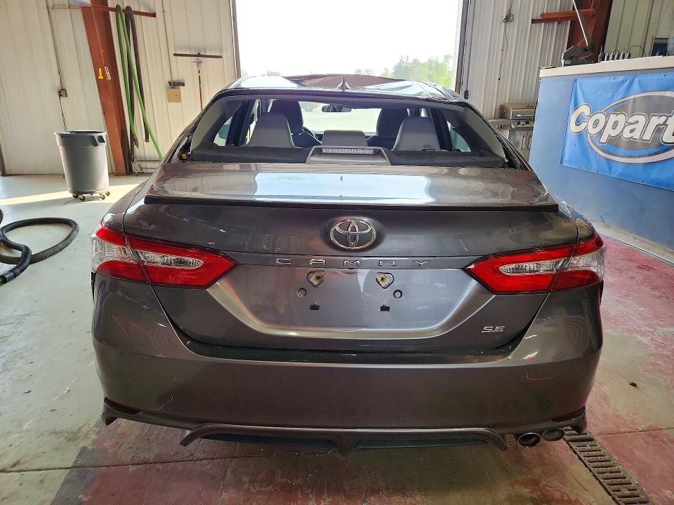 61130976 :رقم المزاد ، 4T1G11AKXLU917375 vin ، 2020 Toyota Camry مزاد بيع