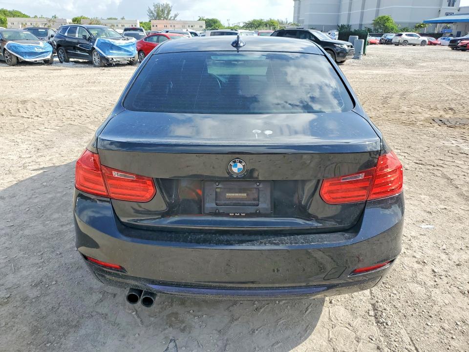 61864466 :رقم المزاد ، WBA3A5G50DNP21529 vin ، 2013 Bmw 328 مزاد بيع