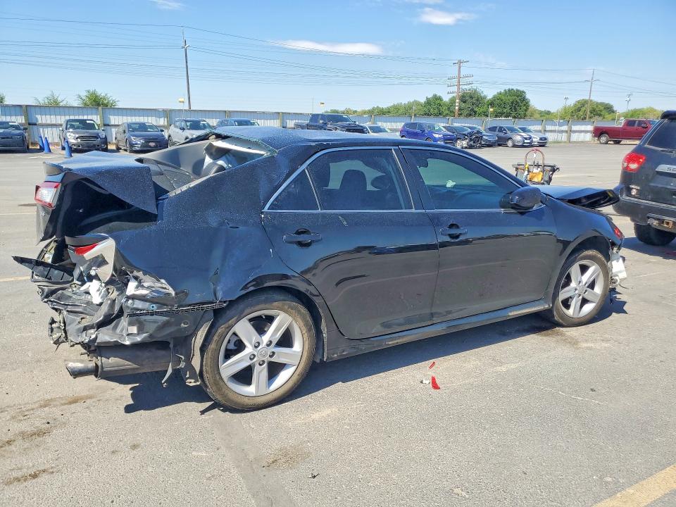 61354776 :رقم المزاد ، 4T1BF1FK6EU765523 vin ، 2014 Toyota Camry مزاد بيع