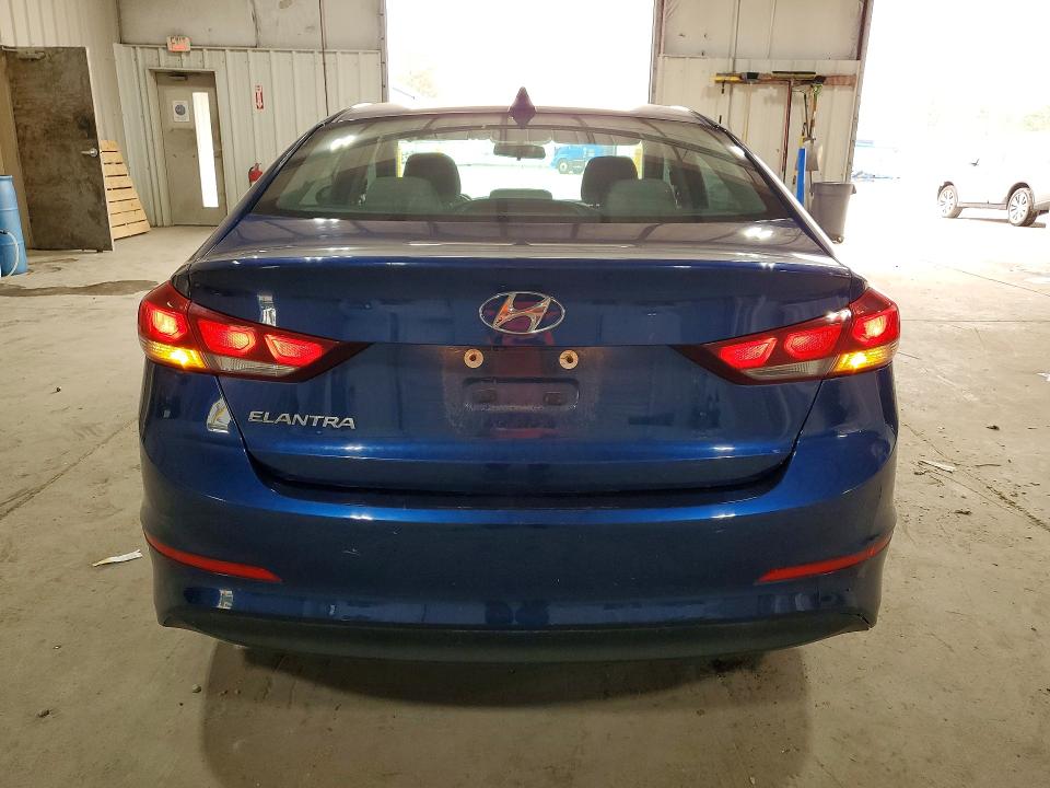 61031736 :رقم المزاد ، 5NPD84LF3HH107432 vin ، 2017 Hyundai Elantra مزاد بيع