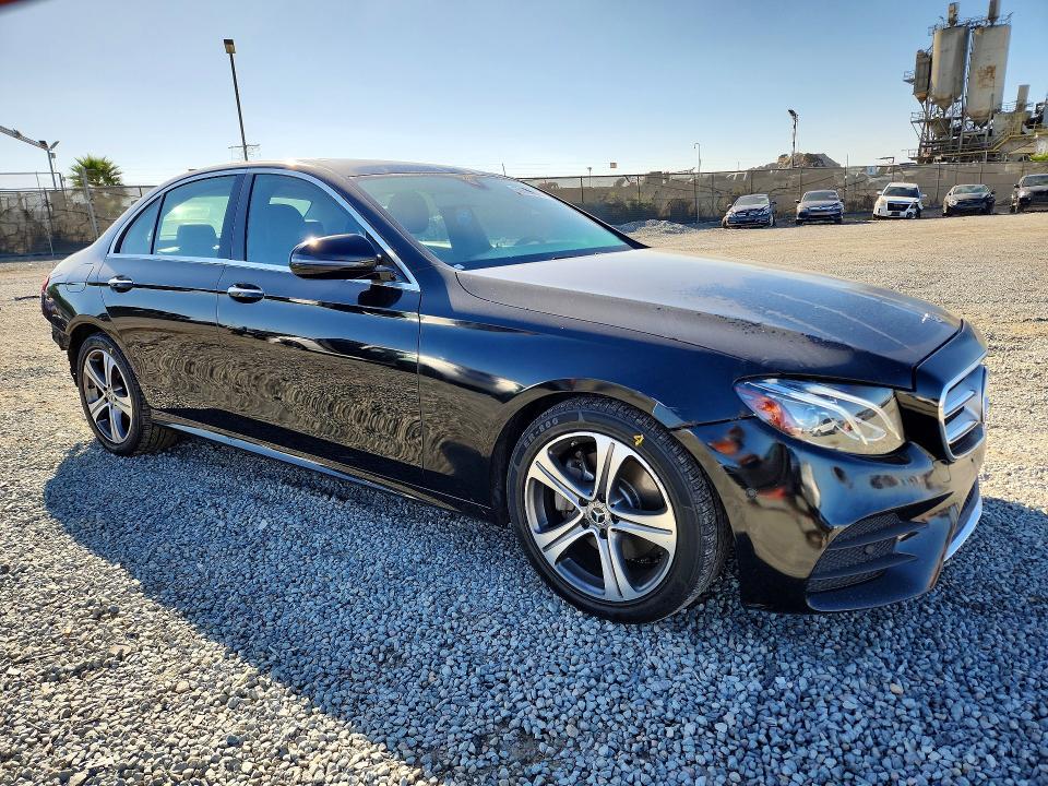 2018 Mercedes-benz E მანქანა იყიდება აუქციონზე, vin: WDDZF4JB7JA301573, აუქციონის ნომერი: 60000926