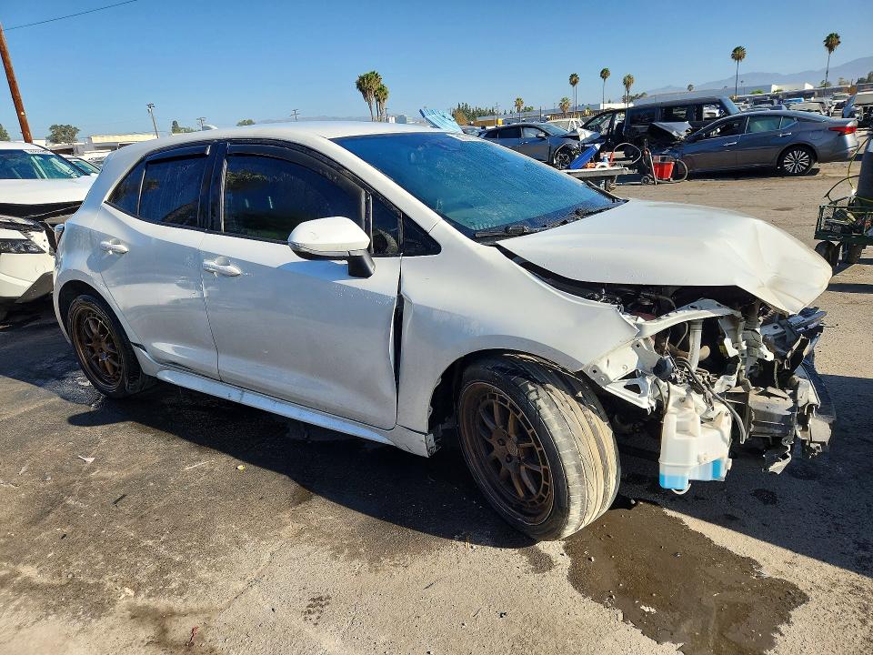 61781576 :رقم المزاد ، JTND4MBE9M3118795 vin ، 2021 Toyota Corolla Hatchback مزاد بيع