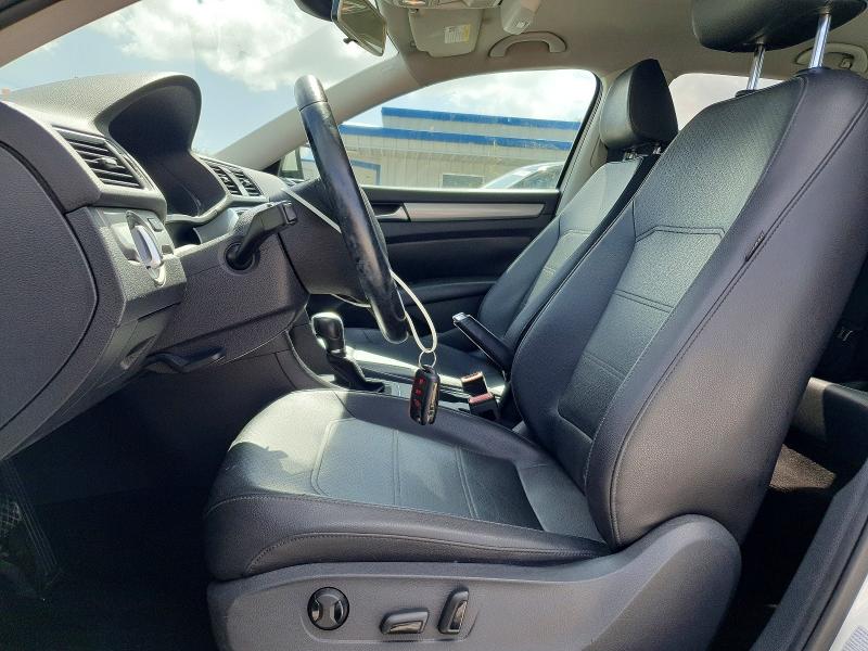 62026016 :رقم المزاد ، 1VWAT7A3XFC005918 vin ، 2015 Volkswagen Passat مزاد بيع