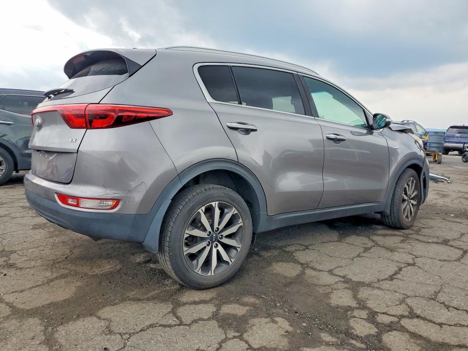 62632376 :رقم المزاد ، KNDPNCAC6H7270220 vin ، 2017 Kia Sportage مزاد بيع