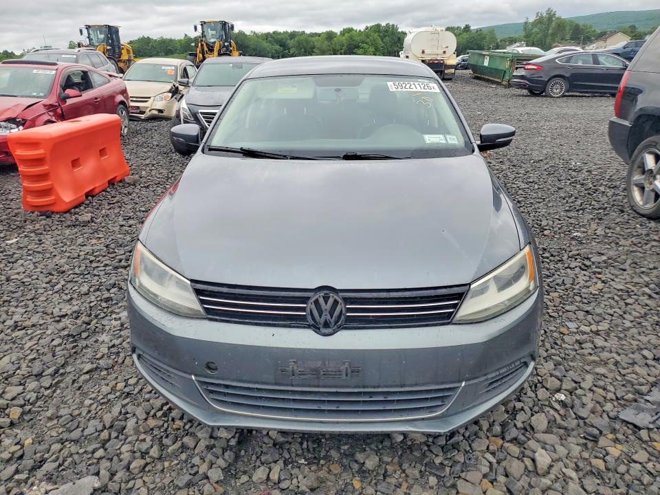 59221126 :رقم المزاد ، 3VWDP7AJ5DM218528 vin ، 2013 Volkswagen Jetta مزاد بيع