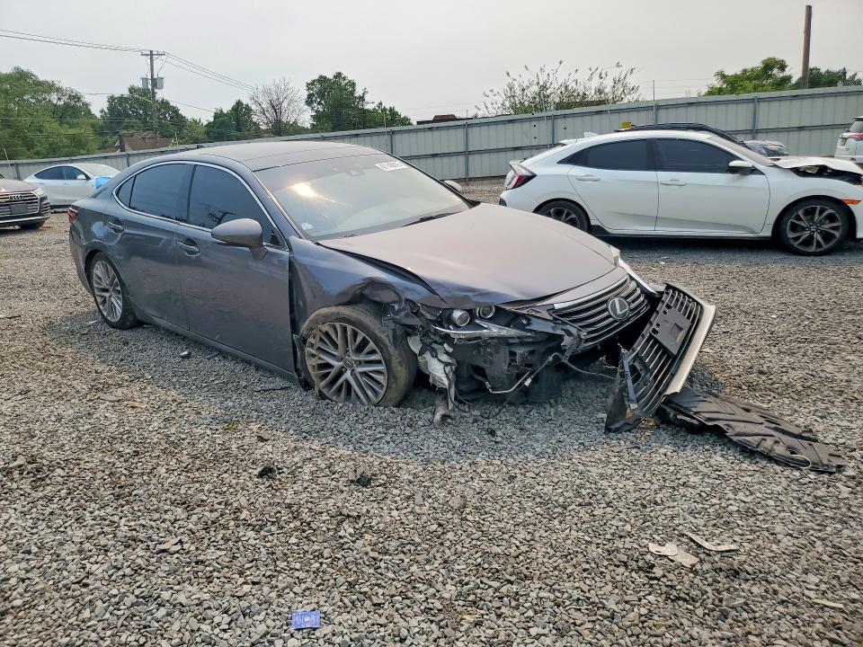 61148816 :رقم المزاد ، 58ABK1GG9HU066096 vin ، 2017 Lexus Es مزاد بيع