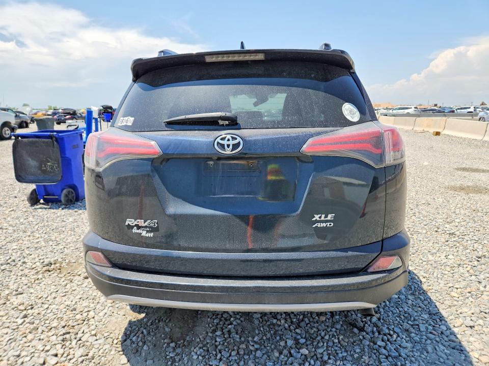 61991526 :رقم المزاد ، 2T3RFREV0HW558159 vin ، 2017 Toyota Rav4 مزاد بيع