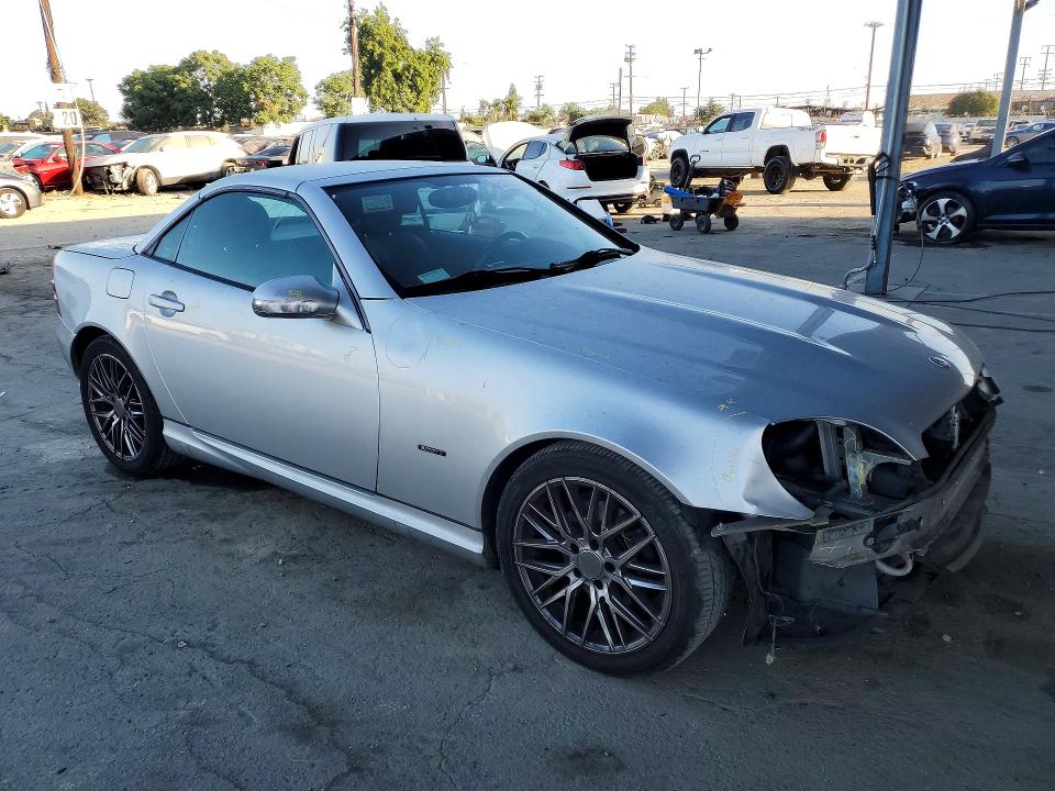 Aukcja sprzedaży 2001 Mercedes-benz Slk, vin: WDBKK49F21F172755, numer aukcji: 61007496