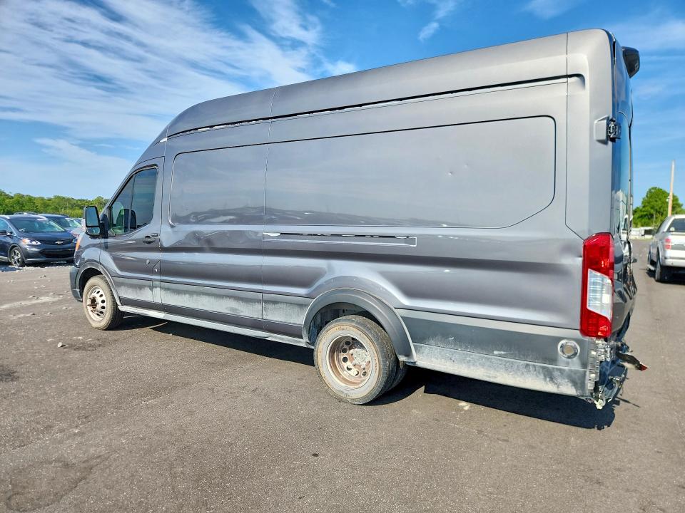60862626 :رقم المزاد ، 1FTRU8XG0NKA21147 vin ، 2022 Ford Transit مزاد بيع