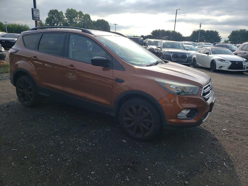Aukcja sprzedaży 2017 Ford Escape, vin: 1FMCU9G9XHUB48182, numer aukcji: 61953356