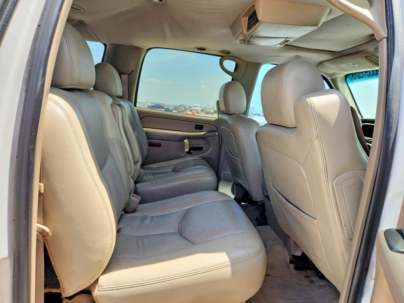 63351526 :رقم المزاد ، 3GNFK16Z85G210680 vin ، 2005 Chevrolet Suburban مزاد بيع