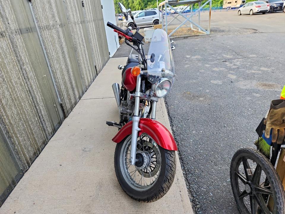 61111956 :رقم المزاد ، JS1NJ48A912101710 vin ، 2001 Suzuki Gz250 مزاد بيع