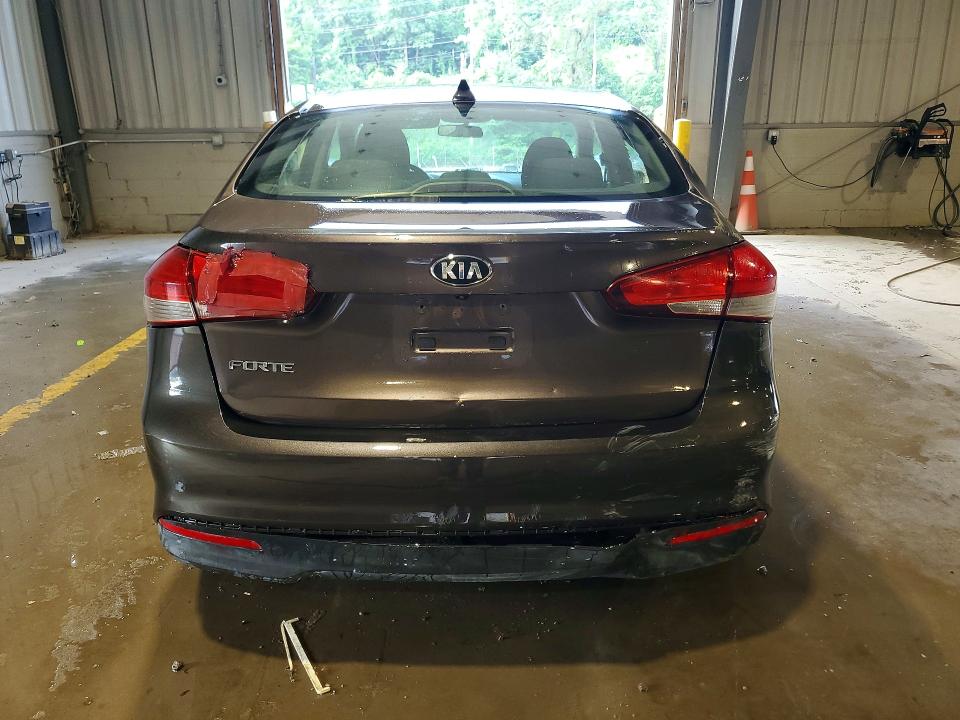 2018 Kia Forte მანქანა იყიდება აუქციონზე, vin: 3KPFL4A73JE199767, აუქციონის ნომერი: 58487616