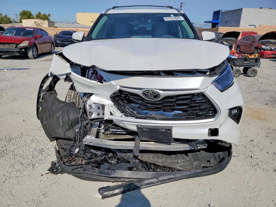 Продажа на аукционе авто 2026 Toyota Highlander Hybrid, vin: 5TDKBRCH4TS710996, номер лота: 61523426