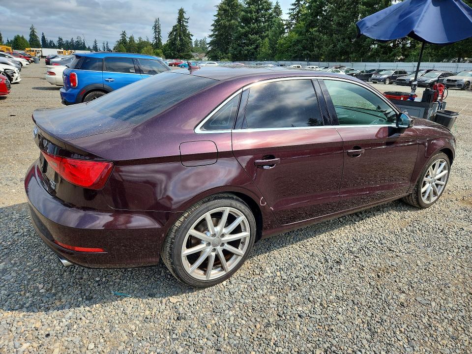 62106156 :رقم المزاد ، WAUEFGFF2F1050004 vin ، 2015 Audi A3 مزاد بيع
