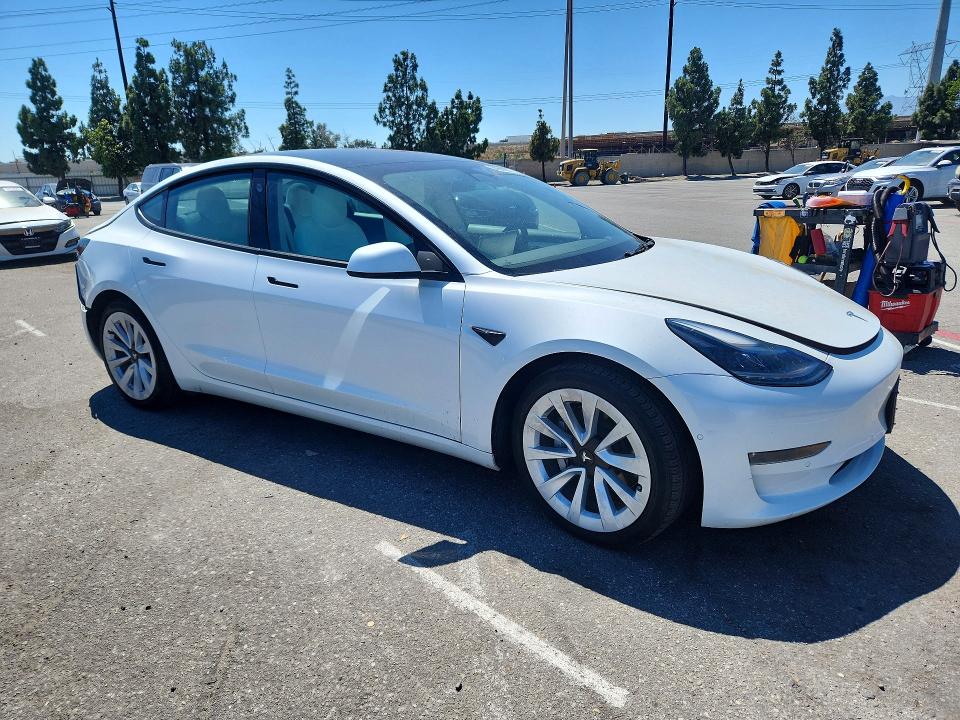 Продажа на аукционе авто 2022 Tesla Model 3, vin: 5YJ3E1EB4NF135991, номер лота: 60502966